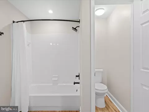 Bath - 25530 Chilmark Dr, Chantilly, VA 20152 photo 6 of 7