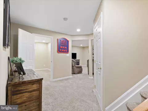 Entry Way - 25530 Chilmark Dr, Chantilly, VA 20152 photo 4 of 5