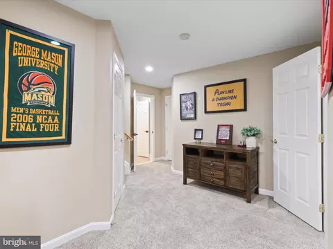 Entry Way - 25530 Chilmark Dr, Chantilly, VA 20152 photo 5 of 5