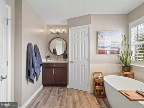 Bath - 25530 Chilmark Dr, Chantilly, VA 20152 photo 4 of 7