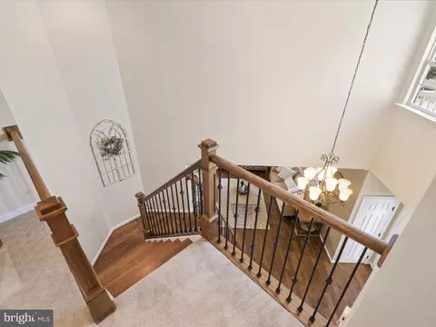 Entry Way - 25530 Chilmark Dr, Chantilly, VA 20152 photo 2 of 5