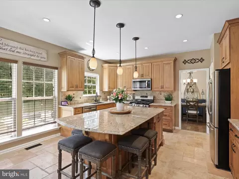 Kitchen - 25530 Chilmark Dr, Chantilly, VA 20152 photo 3 of 5