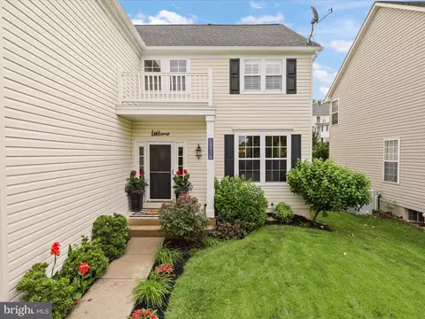 Exterior - 25530 Chilmark Dr, Chantilly, VA 20152 photo 10 of 11