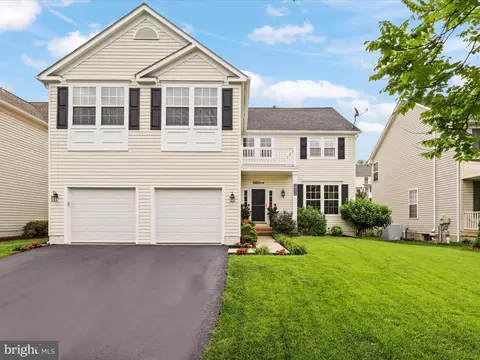 Exterior - 25530 Chilmark Dr, Chantilly, VA 20152 photo 2 of 11