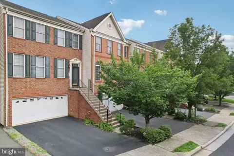 206 Elder Ter, Purcellville, VA 20132