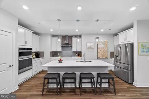 21630 Hawksbill High Cir #204, Sterling, VA 20164