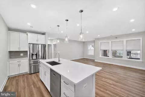 21630 Hawksbill High Cir #204, Sterling, VA 20164