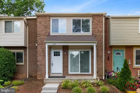 415 Argus Pl, Sterling, VA 20164