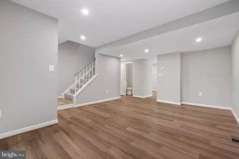 Living - 415 Argus Pl, Sterling, VA 20164 photo 4 of 6