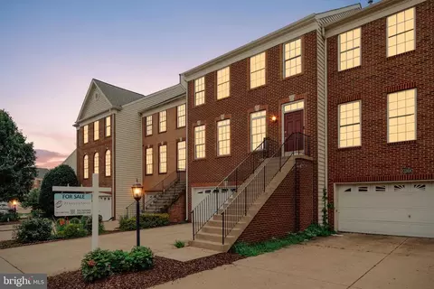 22602 Welborne Manor Sq, Ashburn, VA 20148