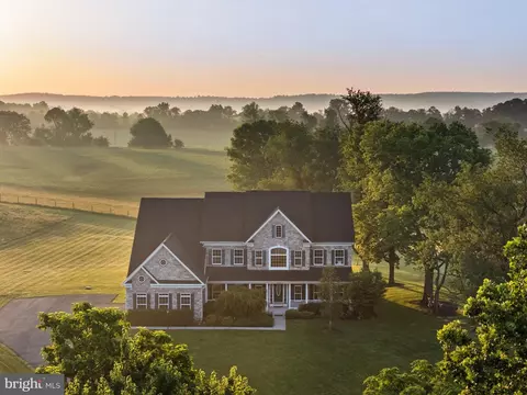 15054 Omega Ct, Waterford, VA 20197
