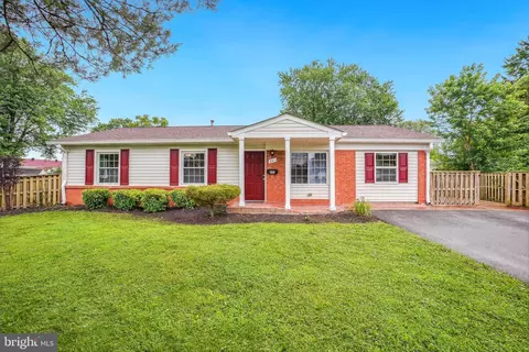 801 S Filbert Ct, Sterling, VA 20164