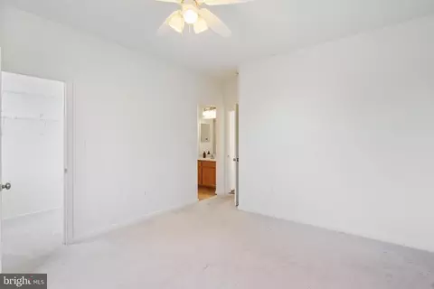 Bedroom - 42262 Sand Pine Pl, Chantilly, VA 20152 photo 4 of 6