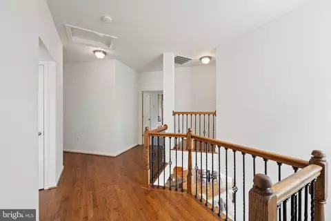 Entry Way - 42262 Sand Pine Pl, Chantilly, VA 20152 photo 3 of 5
