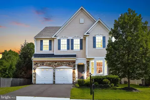 42262 Sand Pine Pl, Chantilly, VA 20152