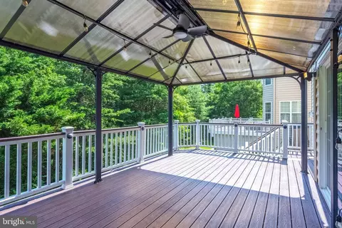 Exterior - 42262 Sand Pine Pl, Chantilly, VA 20152 photo 2 of 5