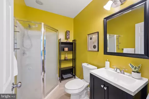 Bath - 42262 Sand Pine Pl, Chantilly, VA 20152 photo 7 of 7