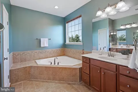 Other - 42262 Sand Pine Pl, Chantilly, VA 20152 photo 6 of 16