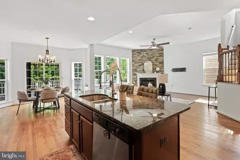 Kitchen - 42262 Sand Pine Pl, Chantilly, VA 20152 photo 4 of 4