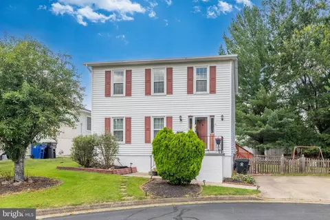 111 Oak View Dr SE, Leesburg, VA 20175