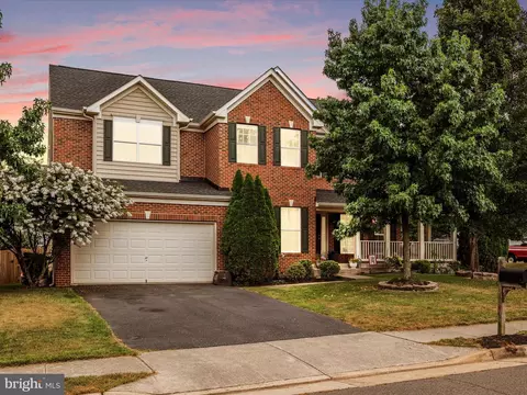 102 Roy Ct SE, Leesburg, VA 20175