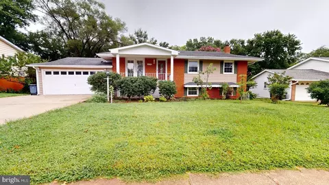400 E Amhurst St E, Sterling, VA 20164