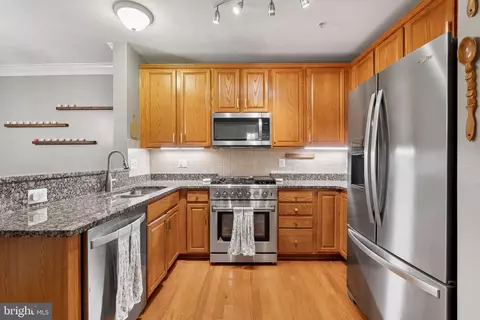 19261 Harlow Sq, Leesburg, VA 20176