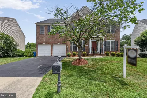 43844 Churchill Glen Dr, Chantilly, VA 20152