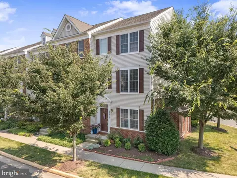 42915 Mccomas Ter, Chantilly, VA 20152