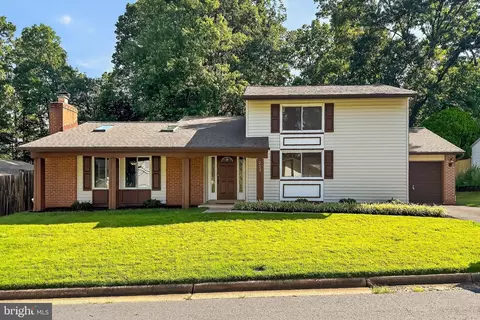 223 W Meadowland Ln, Sterling, VA 20164