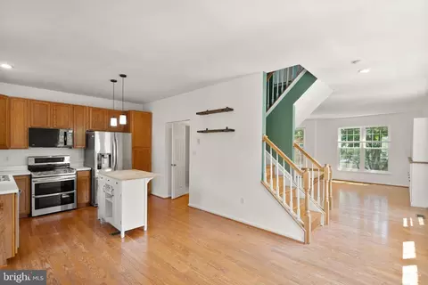 Entry Way - 21659 Frame Sq, Broadlands, VA 20148 photo 9 of 15