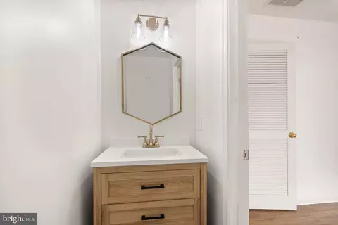 Entry Way - 21659 Frame Sq, Broadlands, VA 20148 photo 5 of 15