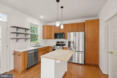 Kitchen - 21659 Frame Sq, Broadlands, VA 20148 photo 1 of 4