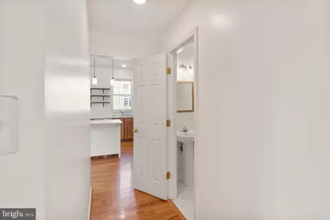 Entry Way - 21659 Frame Sq, Broadlands, VA 20148 photo 10 of 15