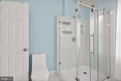 Bath - 21659 Frame Sq, Broadlands, VA 20148 photo 3 of 5