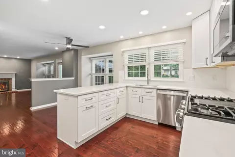 20751 Steamside Pl, Ashburn, VA 20147 photo 13