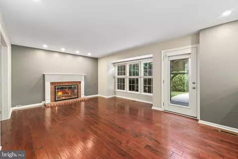 20751 Steamside Pl, Ashburn, VA 20147 photo 9