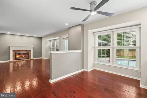 20751 Steamside Pl, Ashburn, VA 20147 photo 11
