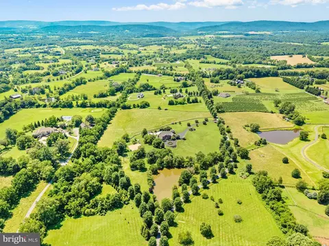 View/Area - 15999 Hampton Rd, Hamilton, VA 20158 photo 2 of 7