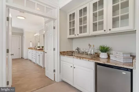 Entry Way - 15999 Hampton Rd, Hamilton, VA 20158 photo 10 of 14