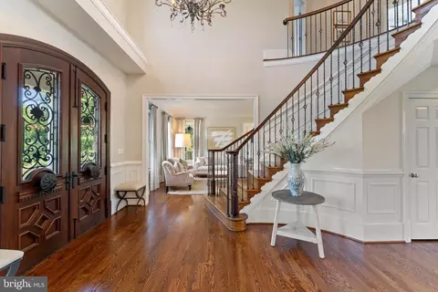Entry Way - 15999 Hampton Rd, Hamilton, VA 20158 photo 5 of 14