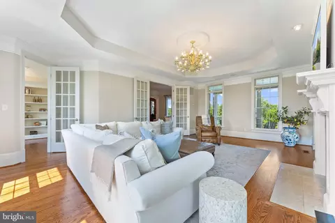 Living - 15999 Hampton Rd, Hamilton, VA 20158 photo 5 of 9