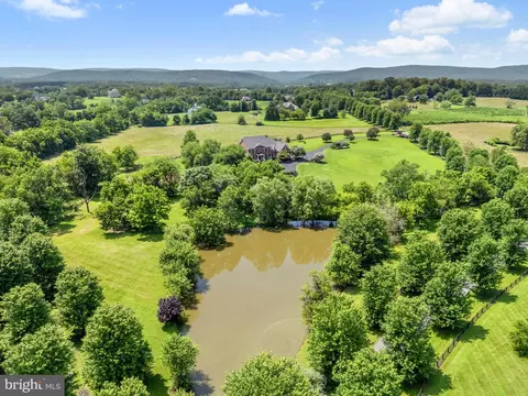 View/Area - 15999 Hampton Rd, Hamilton, VA 20158 photo 6 of 7