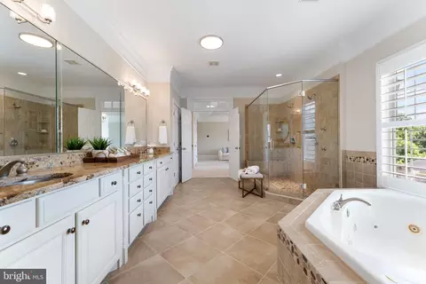 Bath - 15999 Hampton Rd, Hamilton, VA 20158 photo 3 of 8