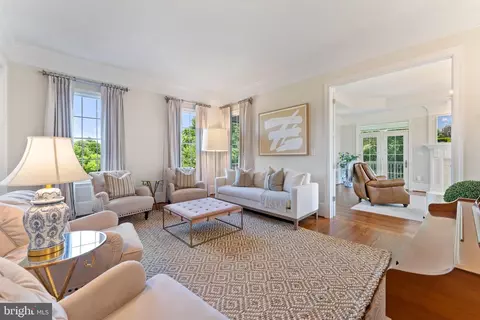 Living - 15999 Hampton Rd, Hamilton, VA 20158 photo 2 of 9