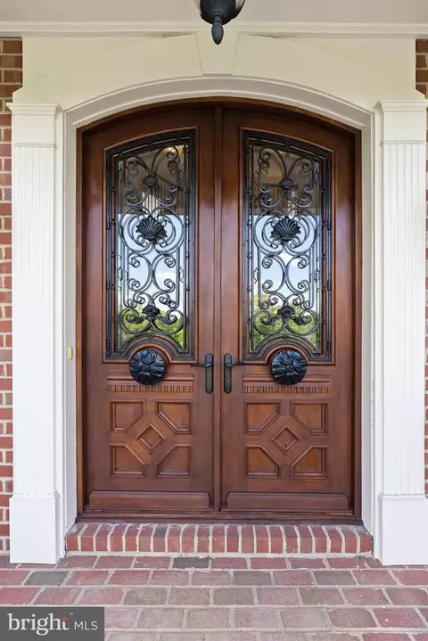 Entry Way - 15999 Hampton Rd, Hamilton, VA 20158 photo 1 of 14