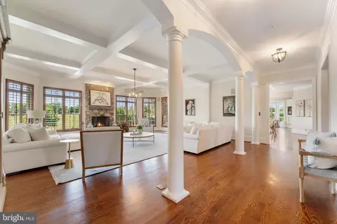 Entry Way - 15999 Hampton Rd, Hamilton, VA 20158 photo 7 of 14