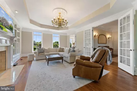 Living - 15999 Hampton Rd, Hamilton, VA 20158 photo 6 of 9
