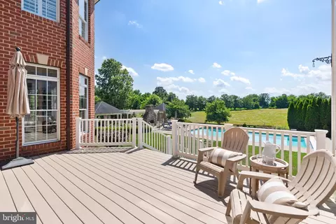 Exterior - 15999 Hampton Rd, Hamilton, VA 20158 photo 25 of 31