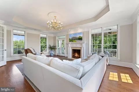 Living - 15999 Hampton Rd, Hamilton, VA 20158 photo 4 of 9